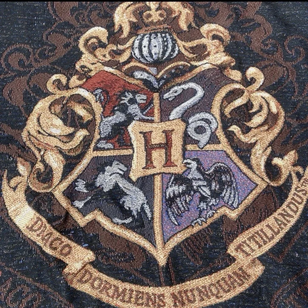 Tapestry Throw Blanket Harry Potter Hogwarts Crest 59